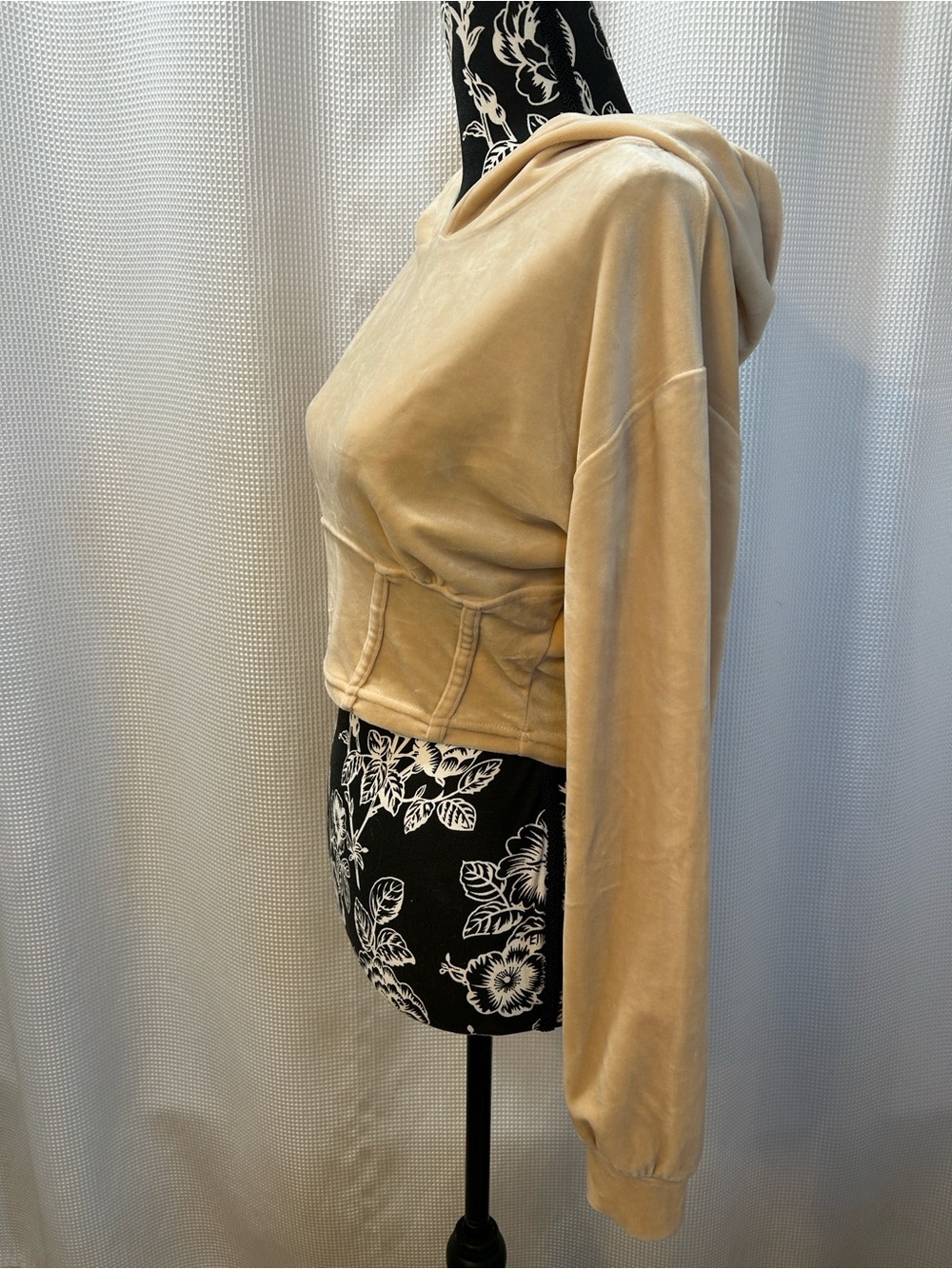 HYFYE Cropped Corset Waist Cropped Velvet Hoodie Beige Women S - Picture 2 of 7